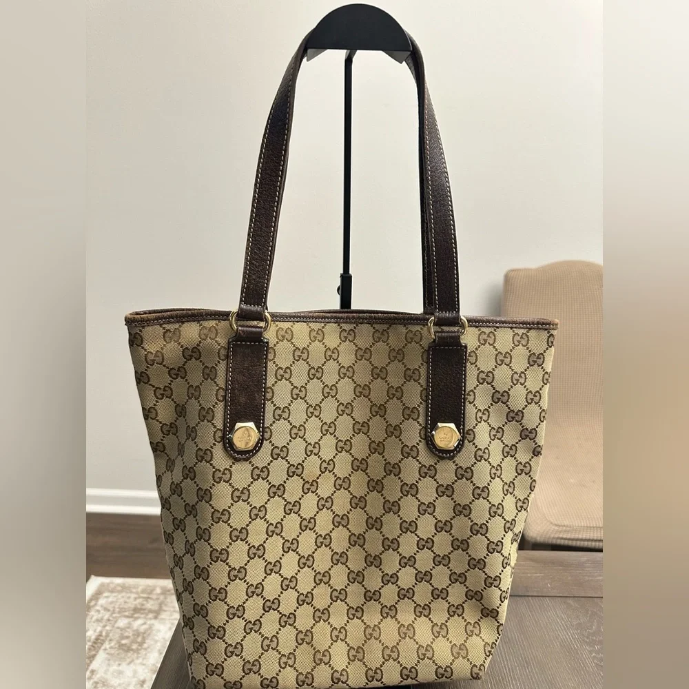 Purse - Picture 1 of 6